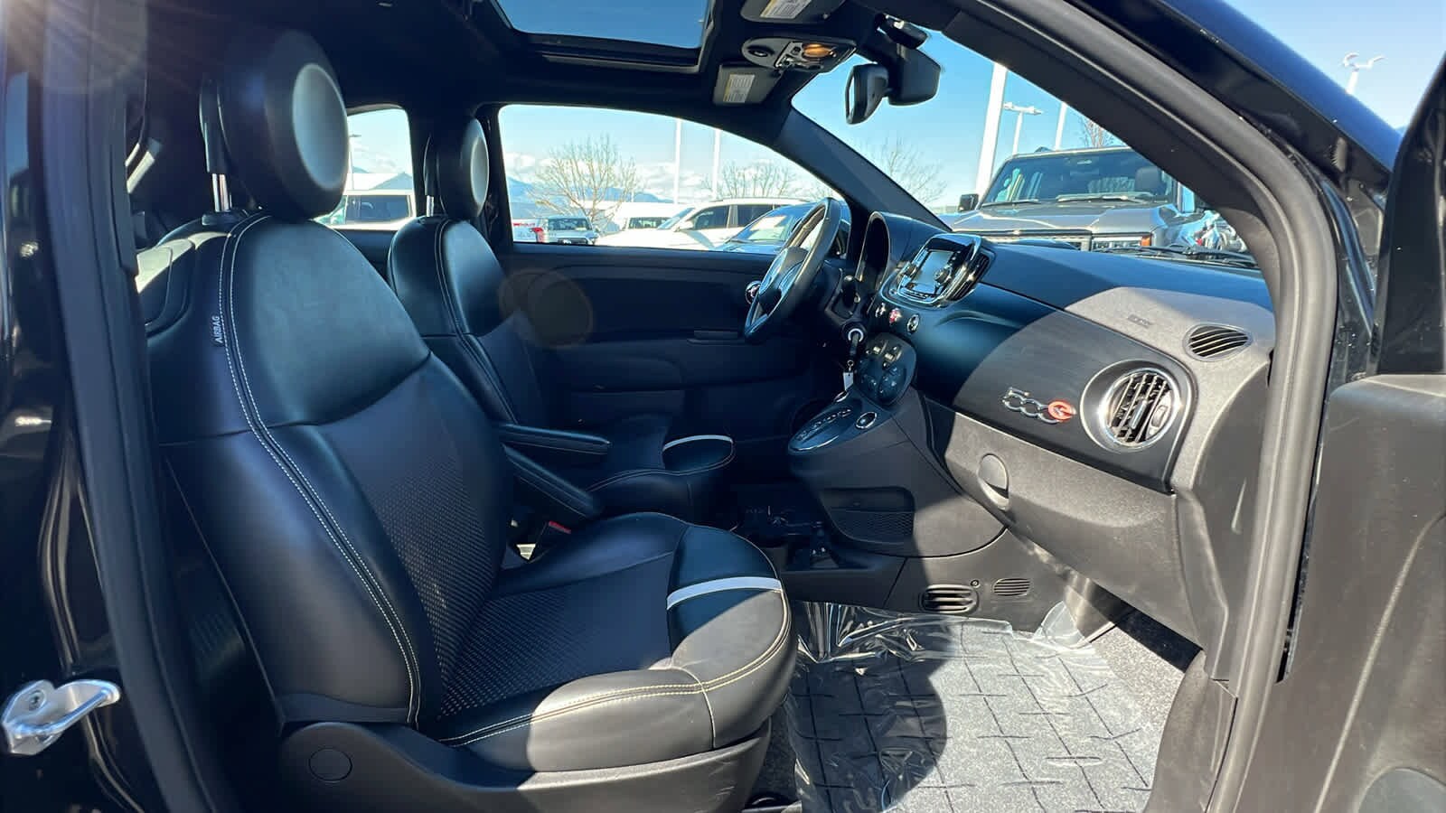 2019 Fiat 500e  14