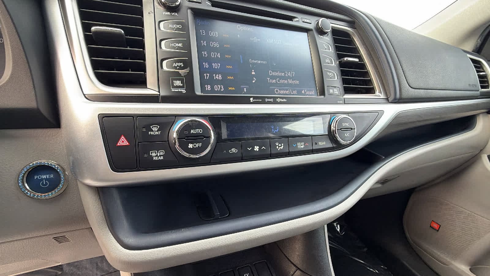 Thumbnail: 2019 Toyota Highlander - 14