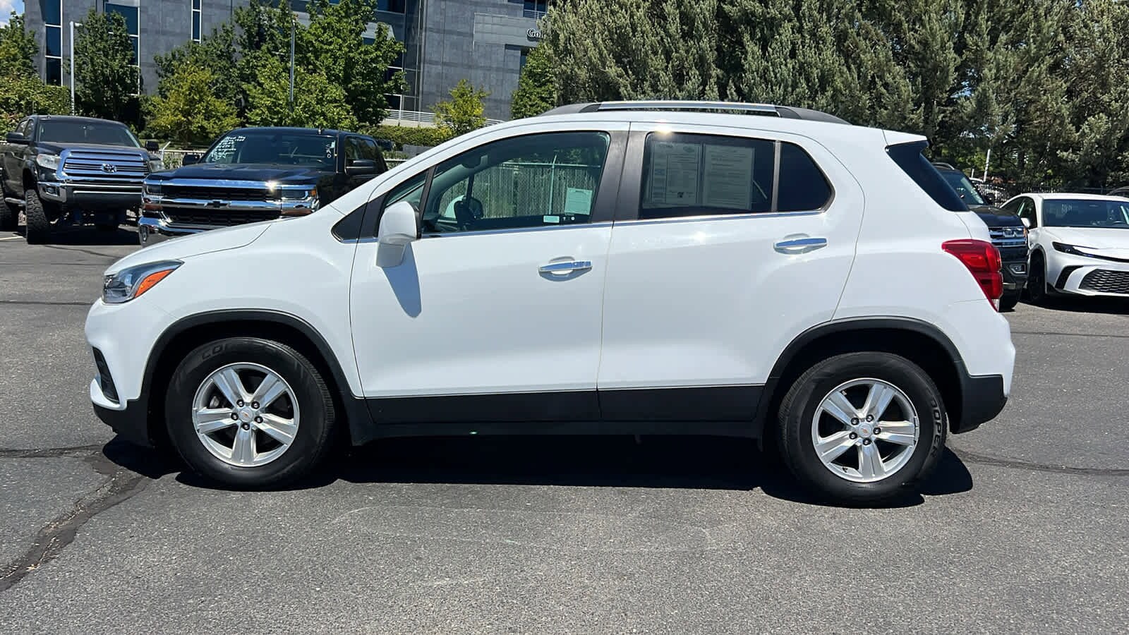 Thumbnail: 2019 Chevrolet Trax - 8