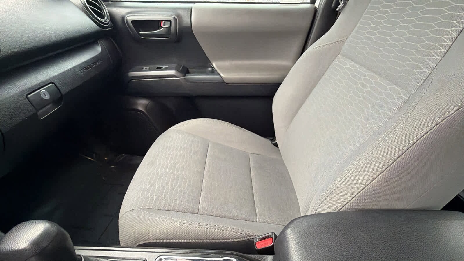 Thumbnail: 2018 Toyota Tacoma - 12