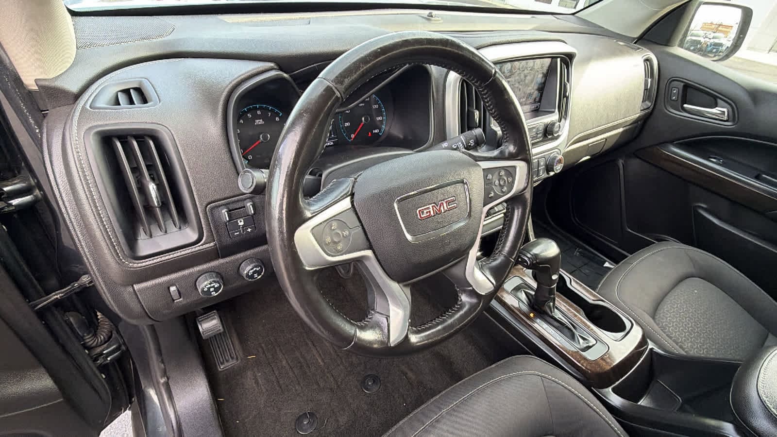 Thumbnail: 2018 GMC Canyon - 10