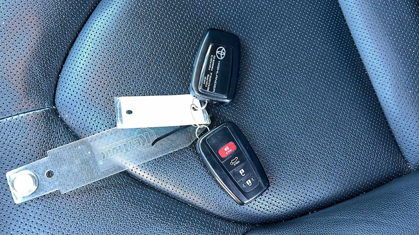 Thumbnail: 2023 Toyota Highlander - 29