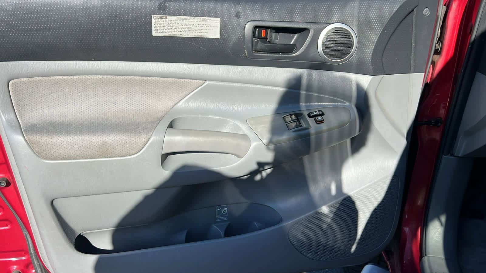Thumbnail: 2006 Toyota Tacoma - 23