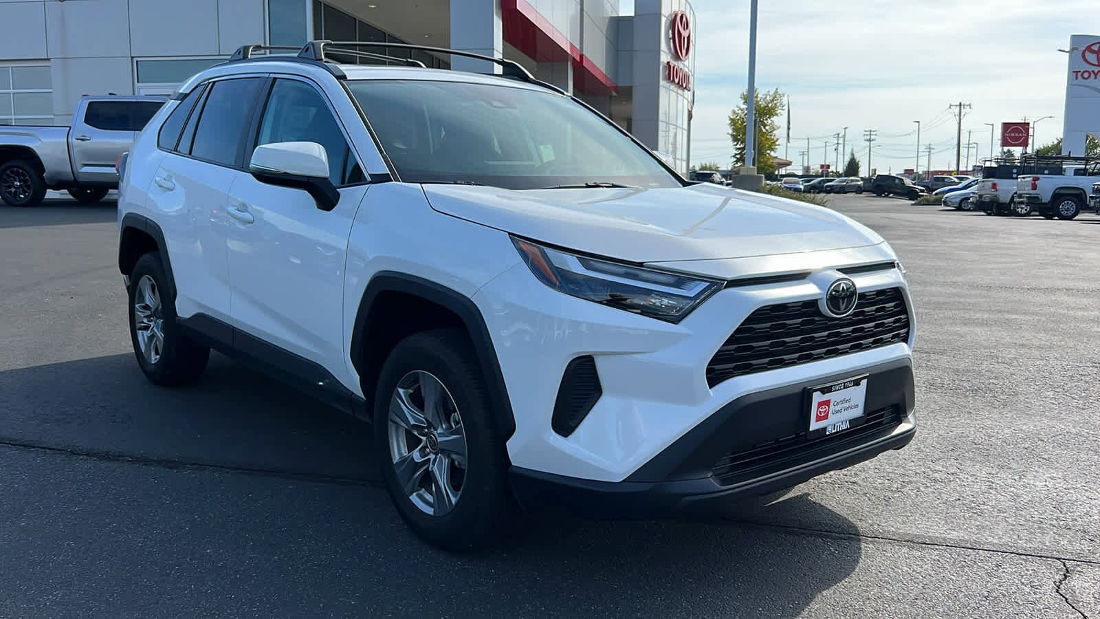 2024 Toyota RAV4 XLE photo 3