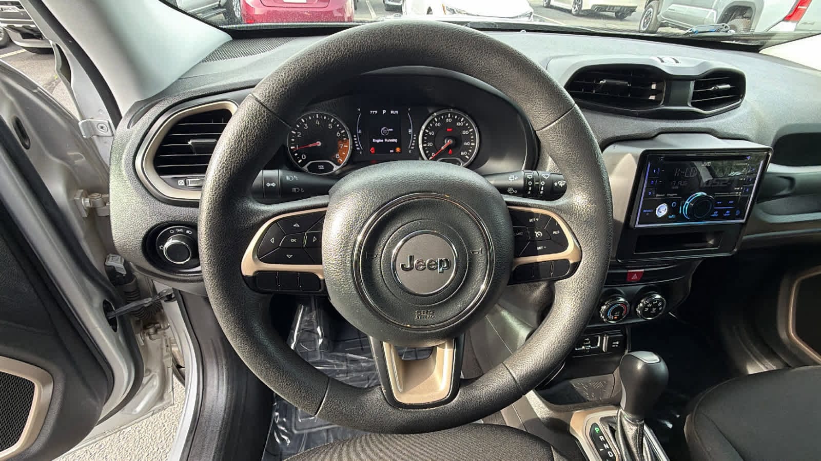 Thumbnail: 2017 Jeep Renegade - 18