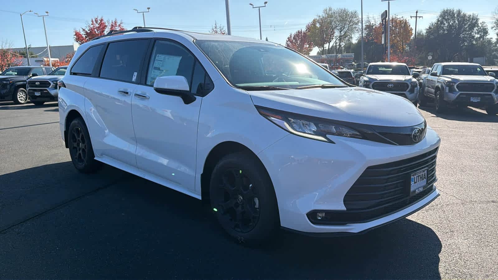 Thumbnail: 2026 Toyota Sienna - 3