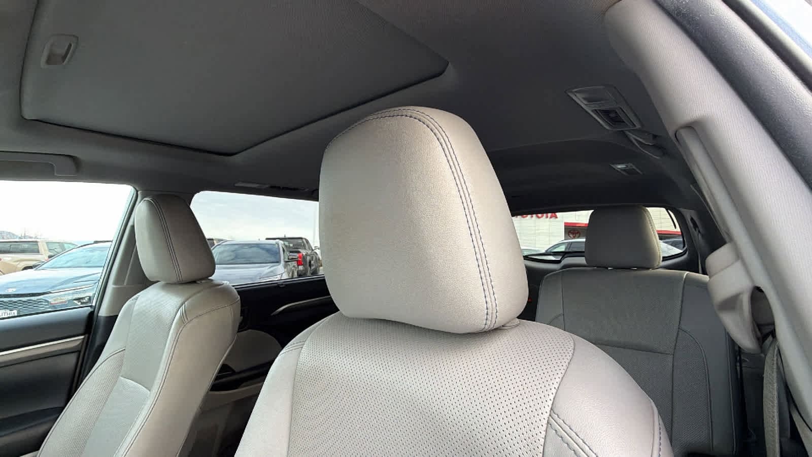 Thumbnail: 2019 Toyota Highlander - 11