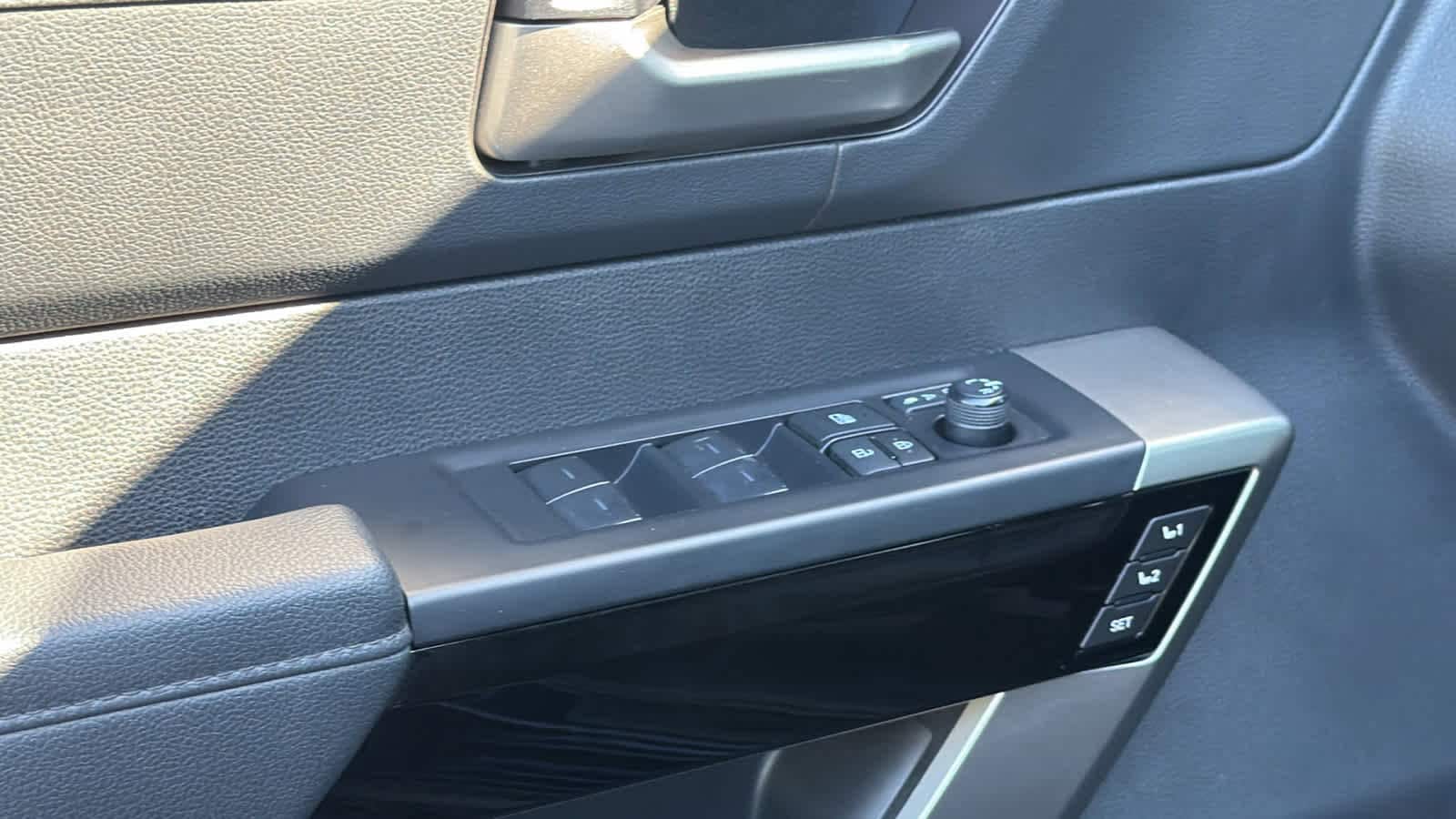 Thumbnail: 2024 Toyota Tundra - 21