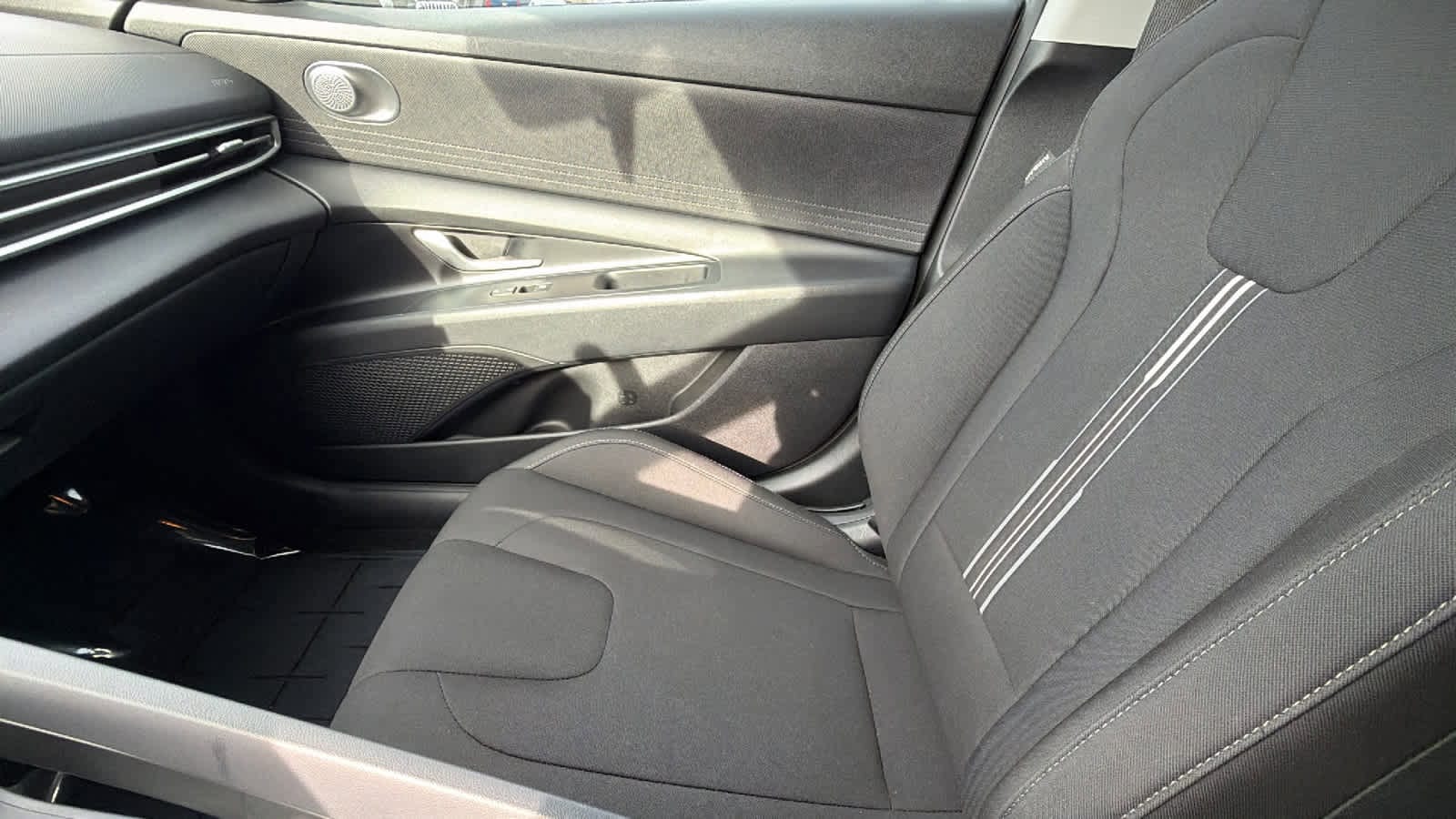 Thumbnail: 2021 Hyundai Elantra - 12