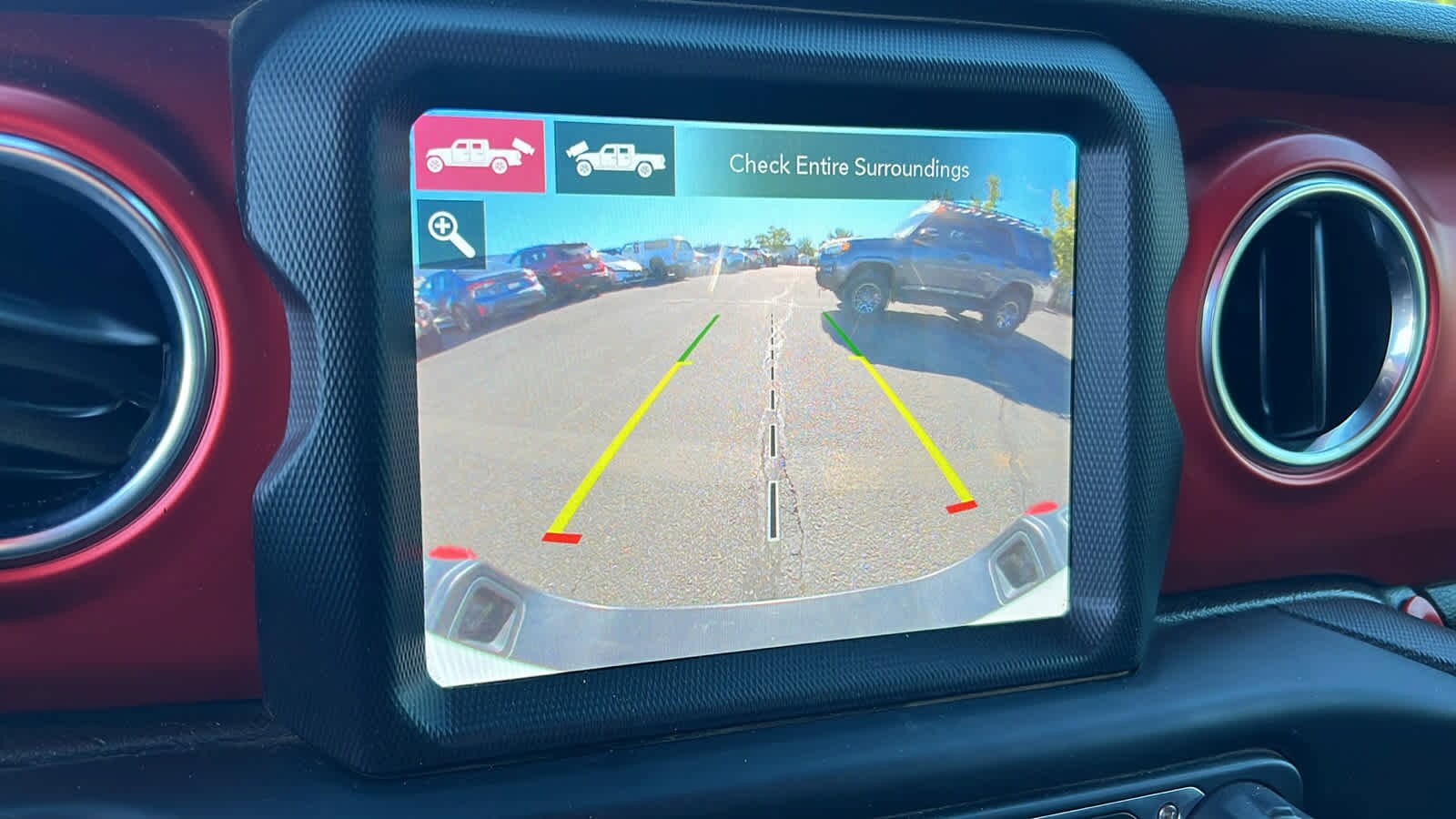 Thumbnail: 2020 Jeep Gladiator - 16