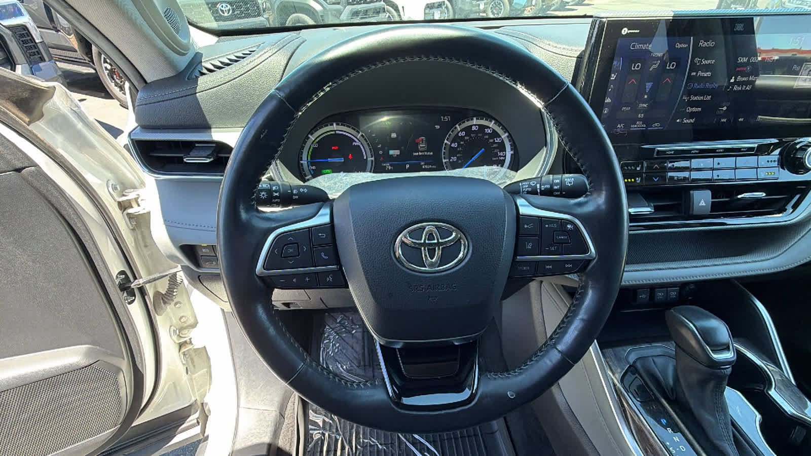 Thumbnail: 2021 Toyota Highlander - 18