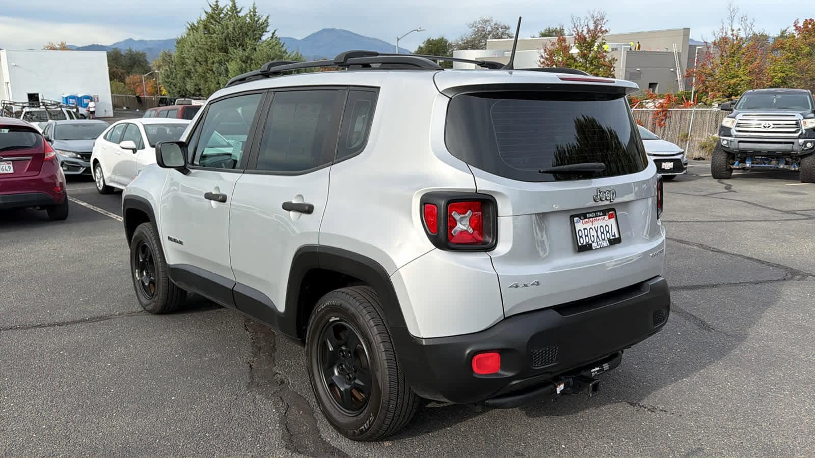 Thumbnail: 2017 Jeep Renegade - 7