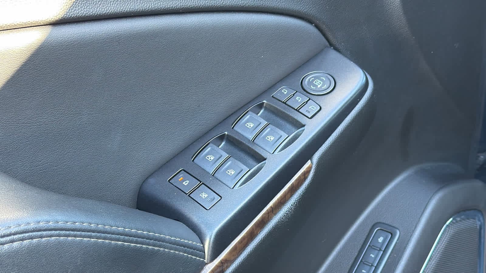 Thumbnail: 2019 Chevrolet Tahoe - 22