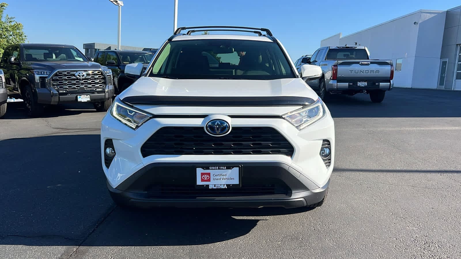Used 2020 Toyota RAV4 XLE with VIN JTMRWRFV2LD058671 for sale in Northfield, Minnesota