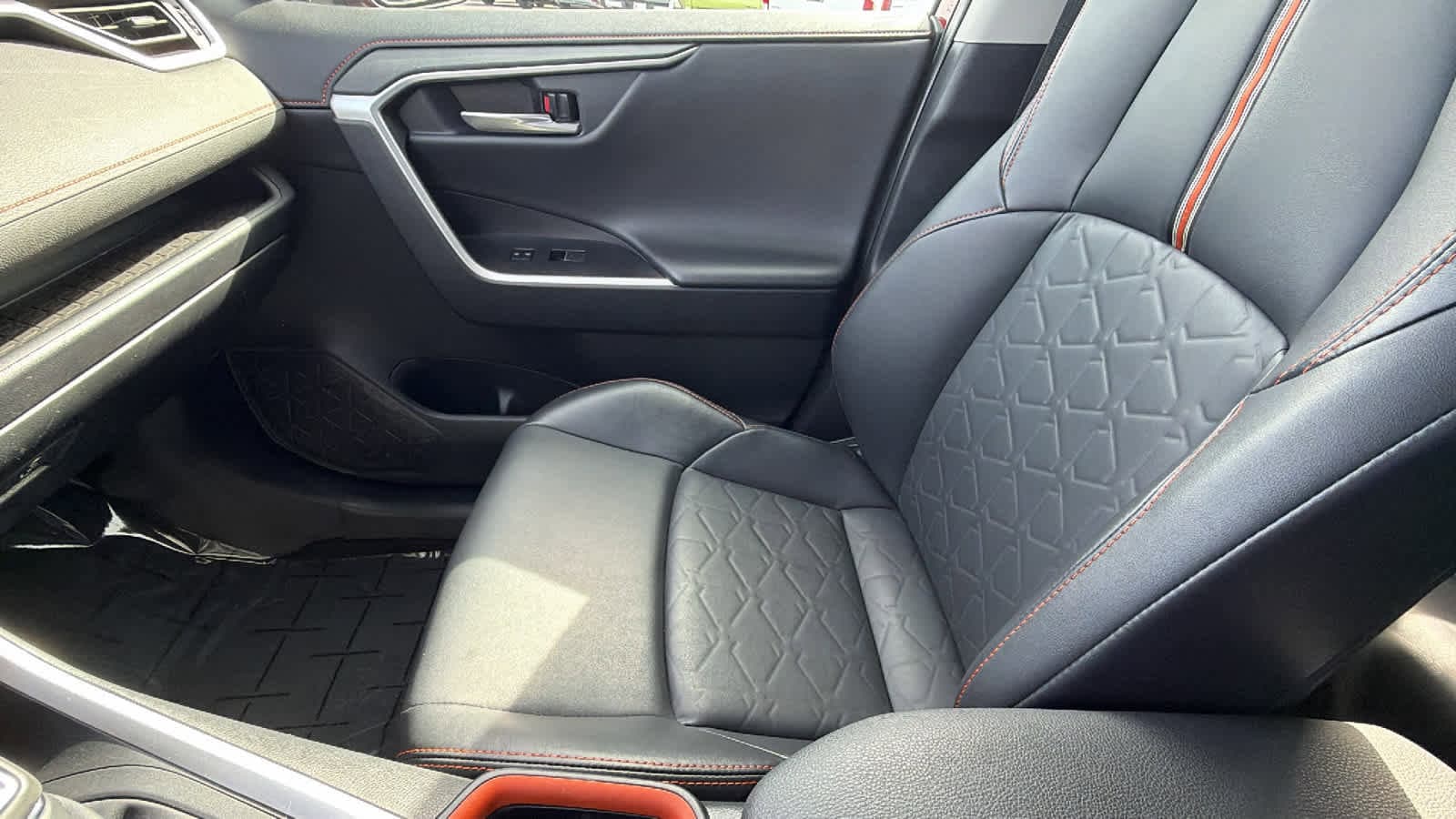 Thumbnail: 2024 Toyota RAV4 - 12