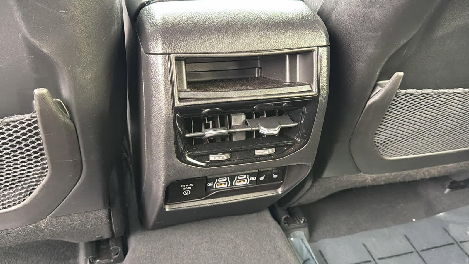 Thumbnail: 2022 Jeep Grand Cherokee - 25