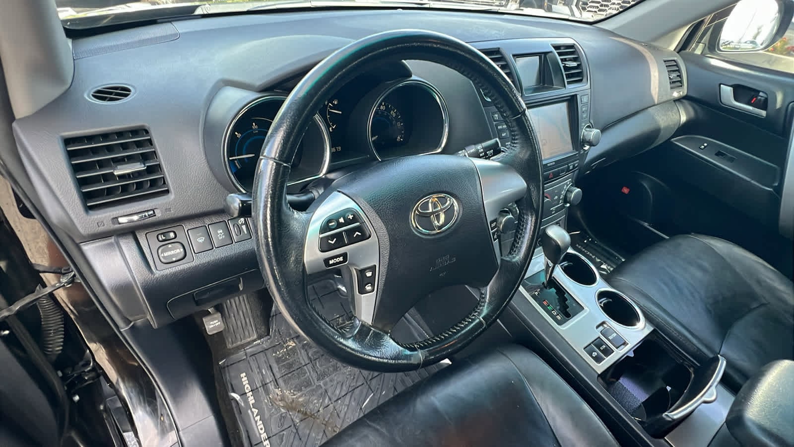 Thumbnail: 2012 Toyota Highlander - 10