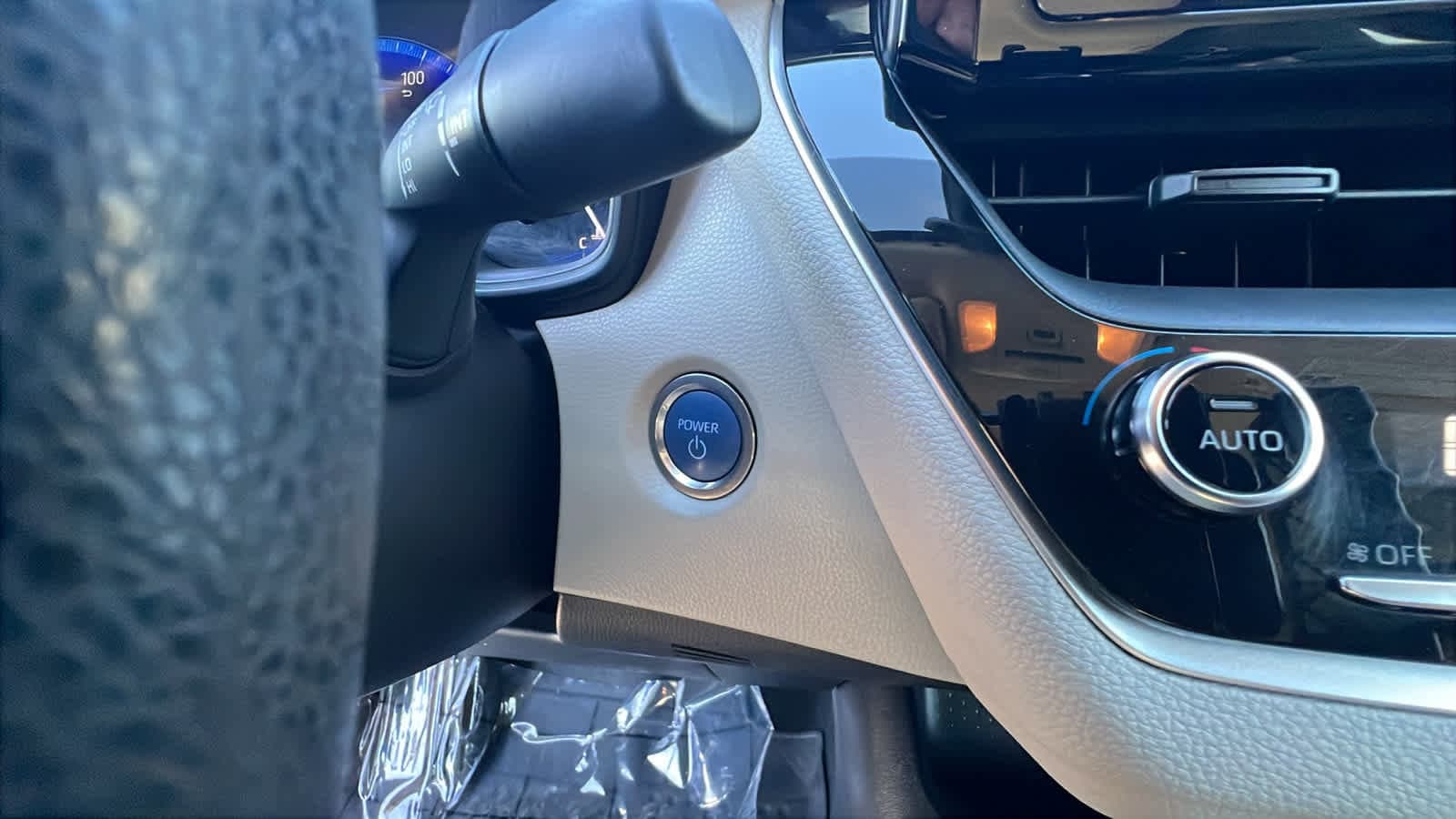 Thumbnail: 2022 Toyota Corolla - 17