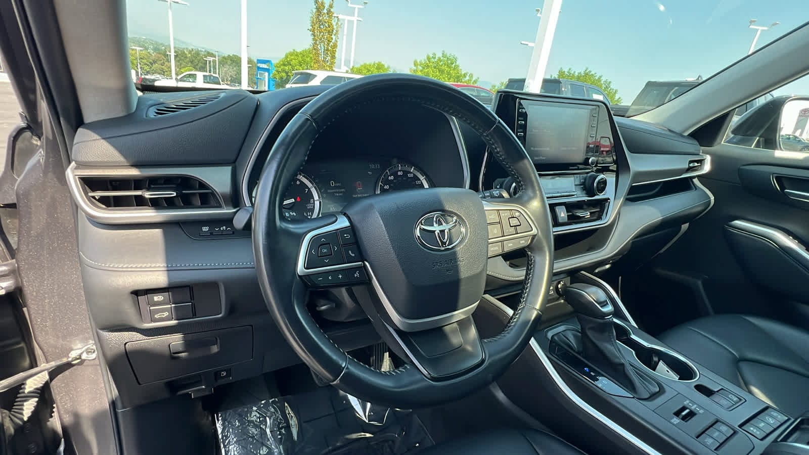 2022 Toyota Highlander XLE 2