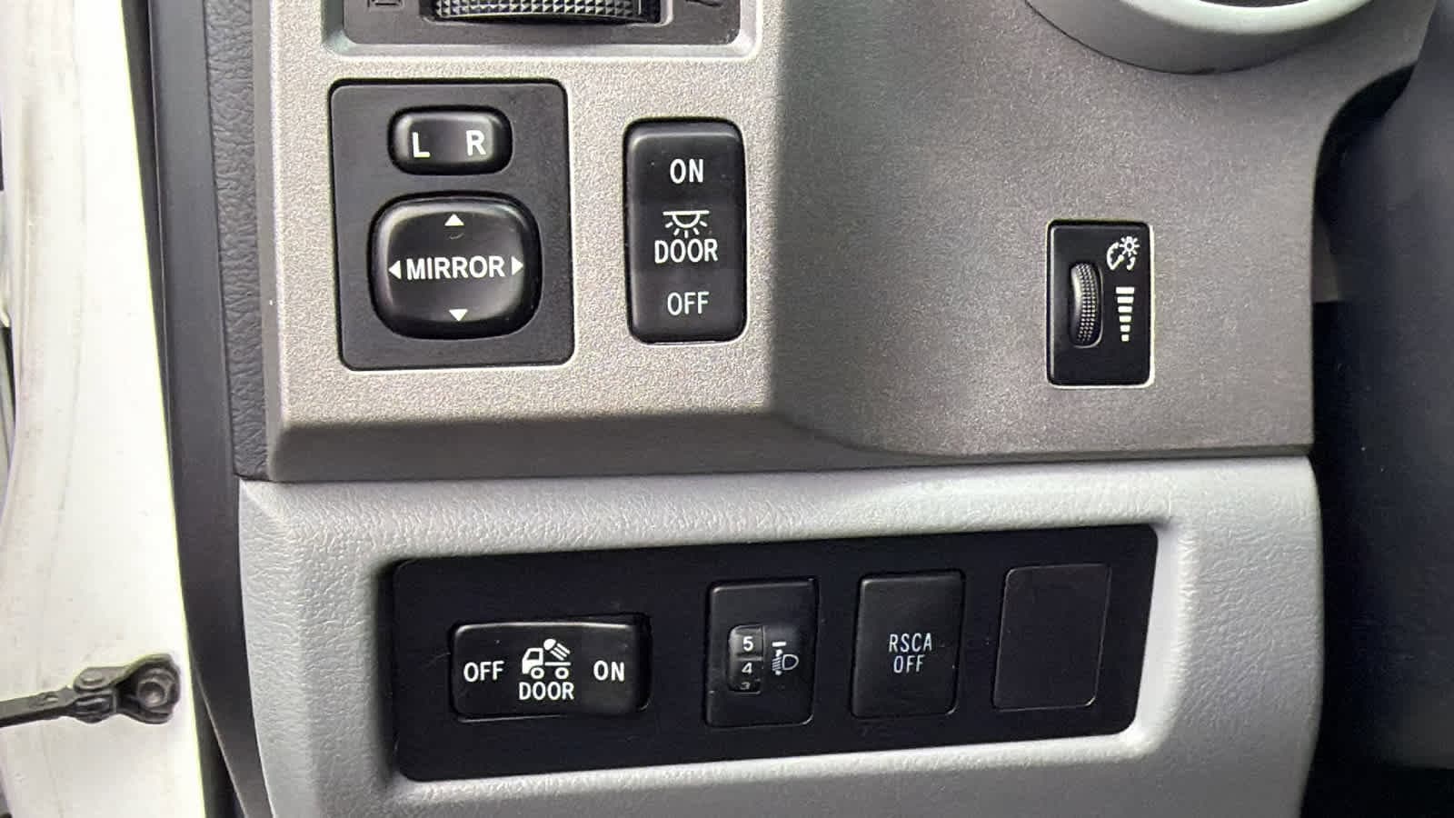 Thumbnail: 2011 Toyota Tundra - 16