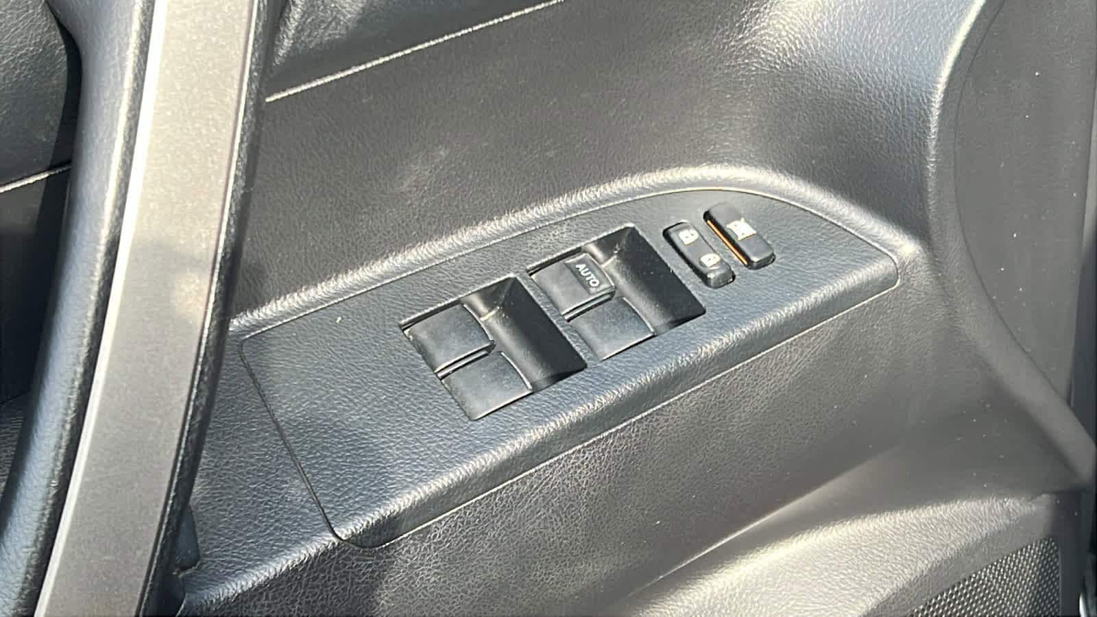 Thumbnail: 2012 Toyota Highlander - 22