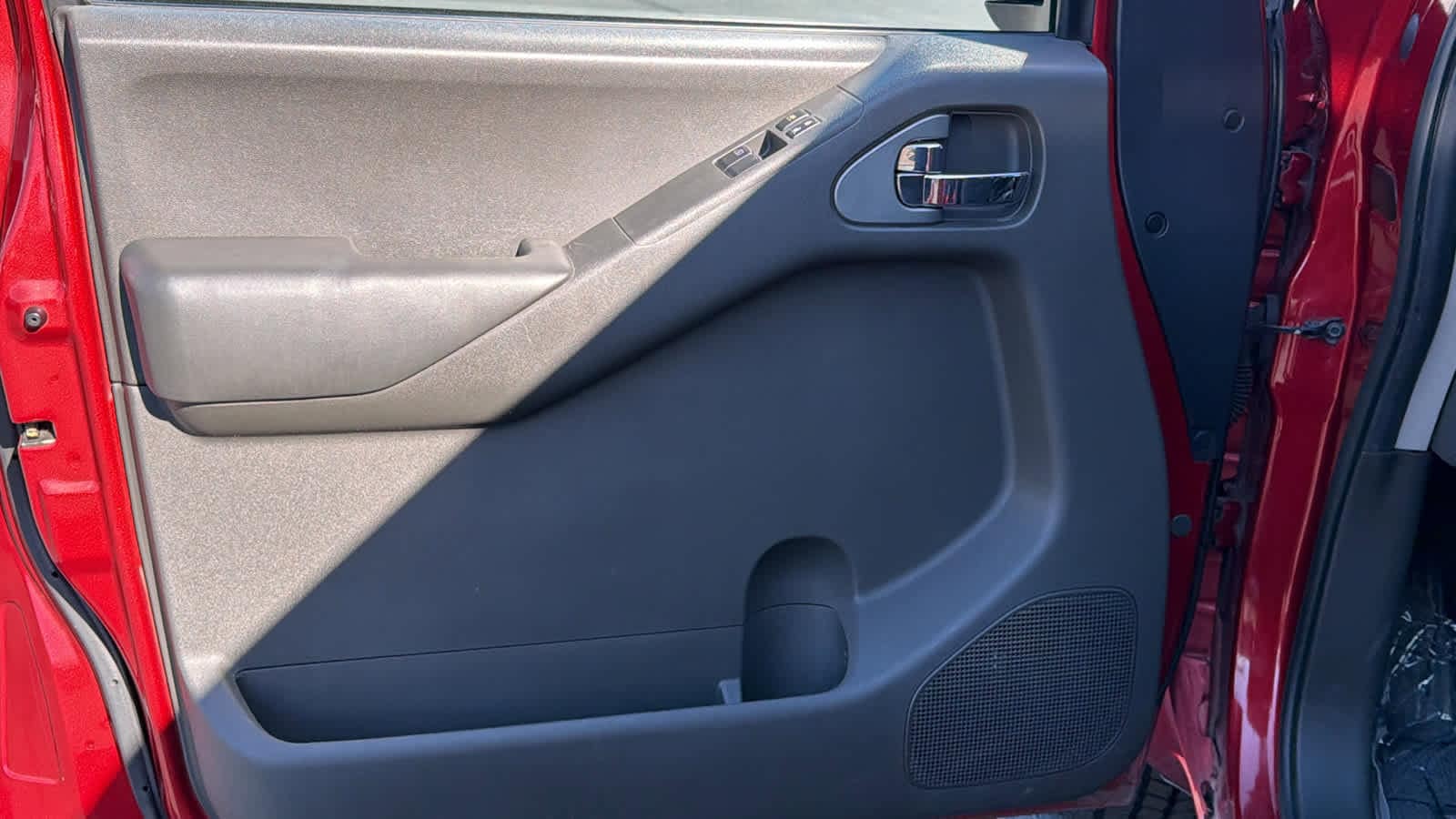 Thumbnail: 2012 Nissan Frontier - 23