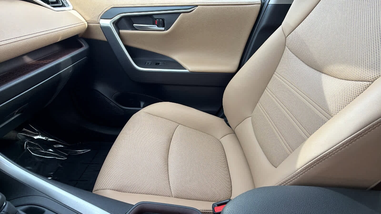 Thumbnail: 2023 Toyota RAV4 - 12