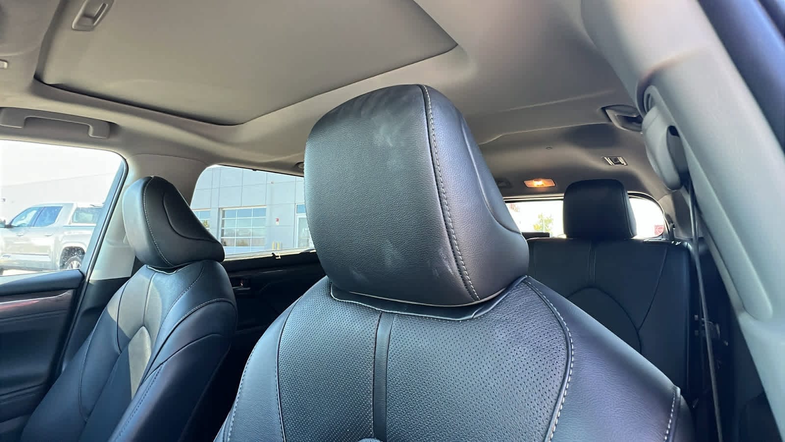 Thumbnail: 2023 Toyota Highlander - 11