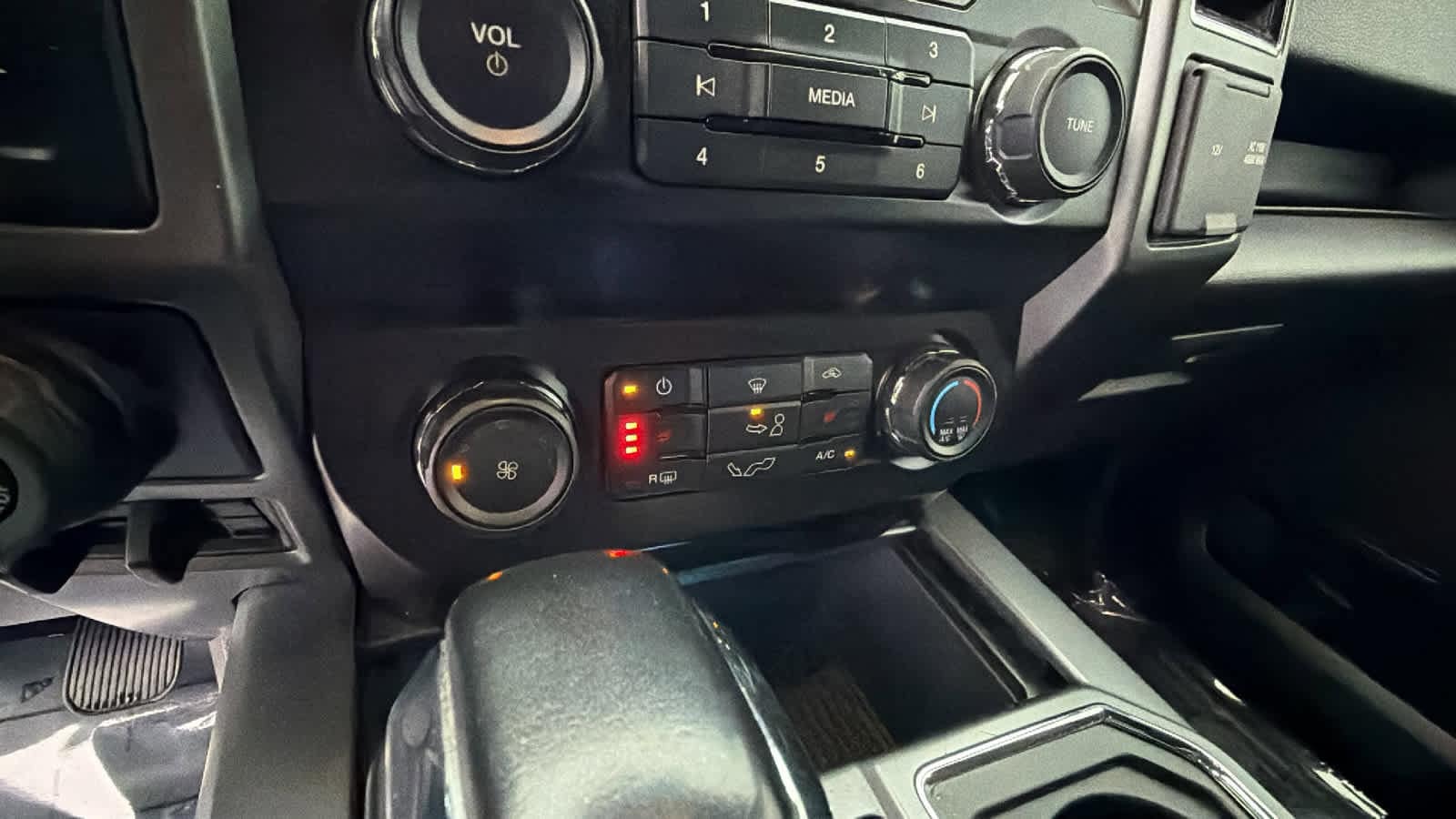 Thumbnail: 2019 Ford F-150 - 14