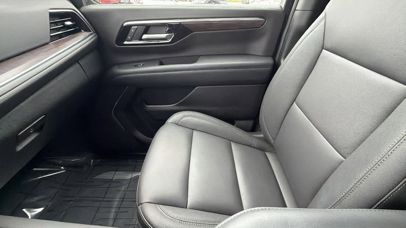 Thumbnail: 2026 Chevrolet Tahoe - 12