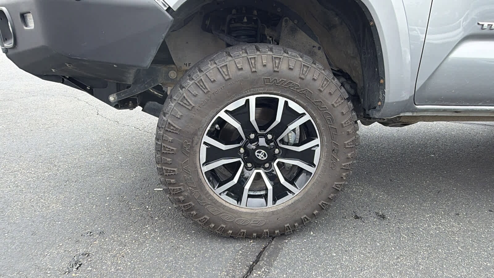 Thumbnail: 2020 Toyota Tacoma - 9