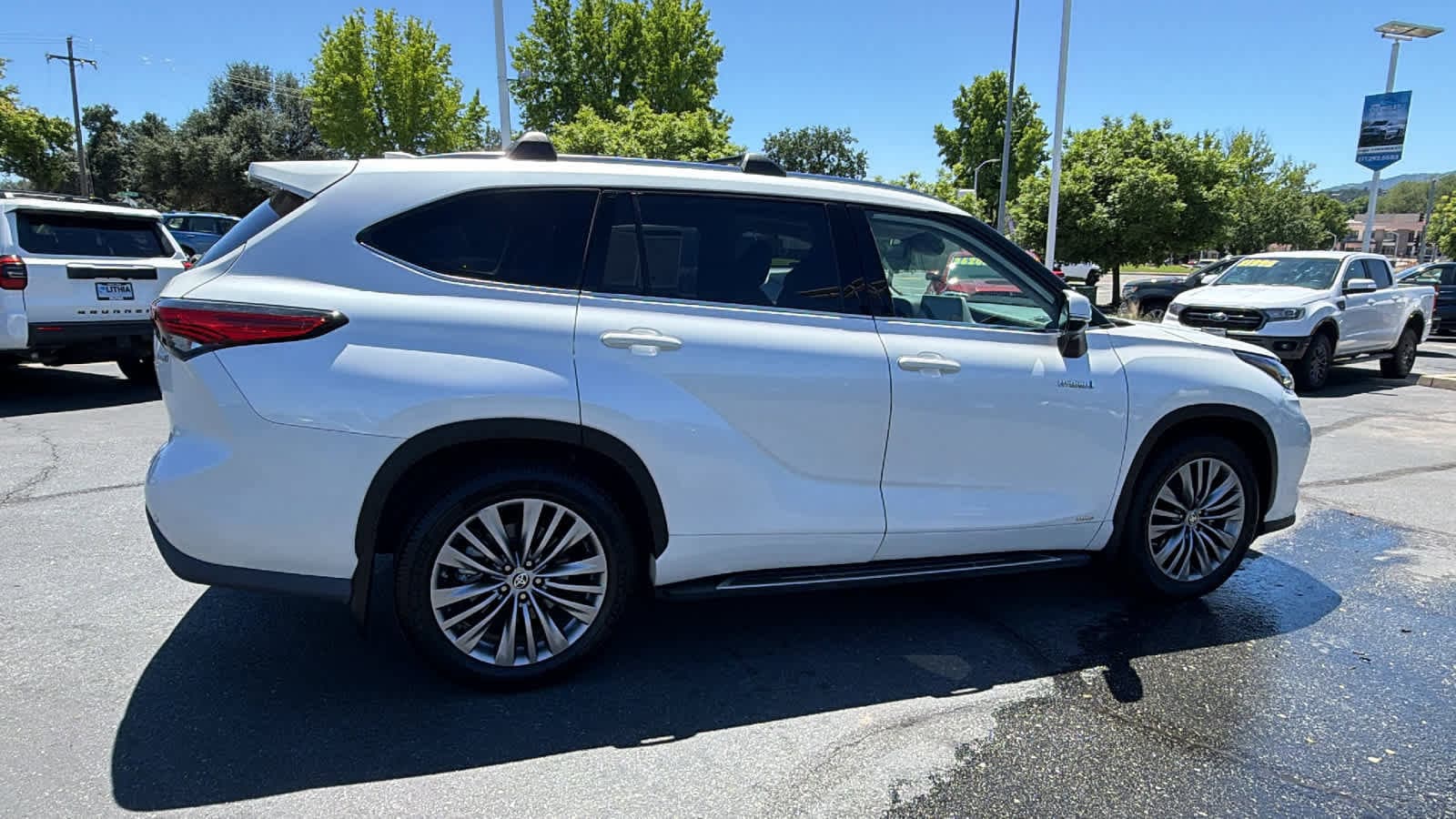 Thumbnail: 2021 Toyota Highlander - 4