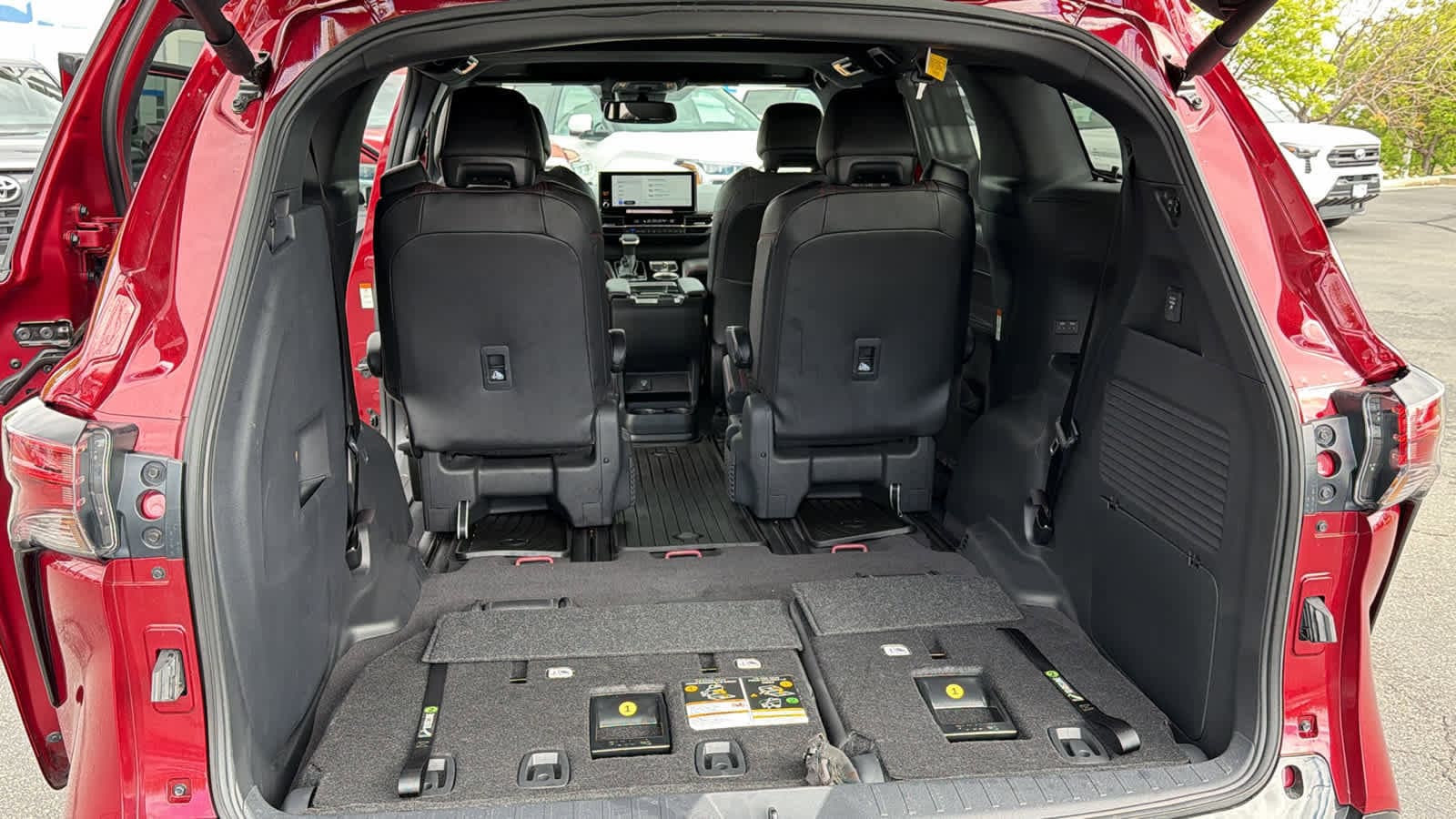 Thumbnail: 2025 Toyota Sienna - 27