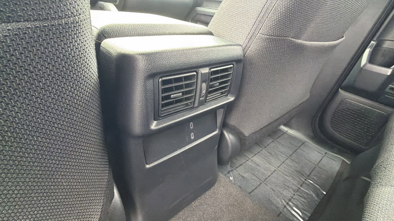 Thumbnail: 2025 Toyota 4Runner - 25