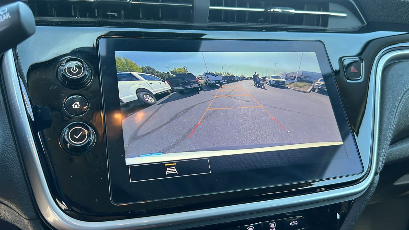 Thumbnail: 2022 Chevrolet Bolt EUV - 16