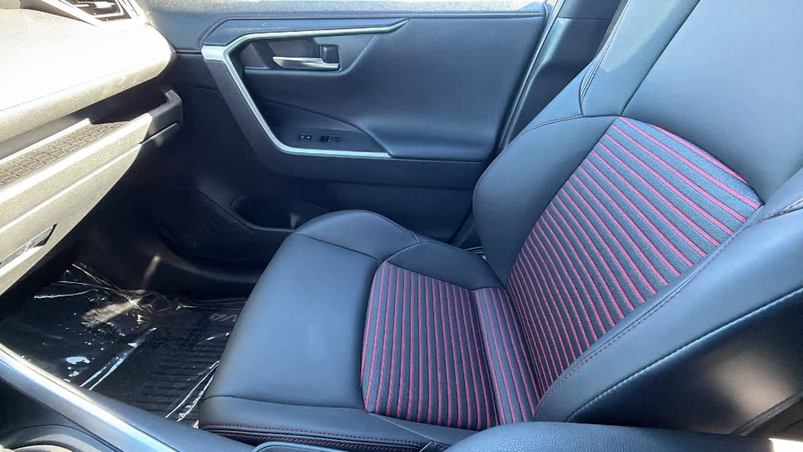 Thumbnail: 2023 Toyota RAV4 - 12