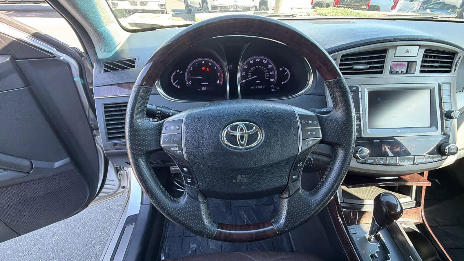 Thumbnail: 2011 Toyota Avalon - 18