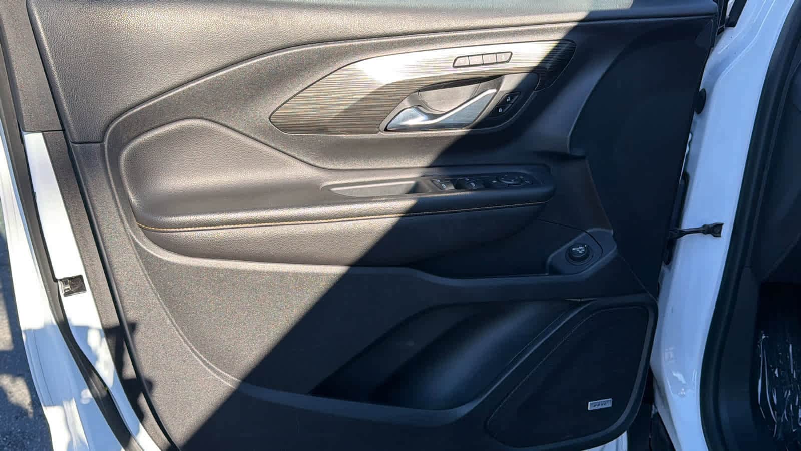 Thumbnail: 2021 GMC Terrain - 23