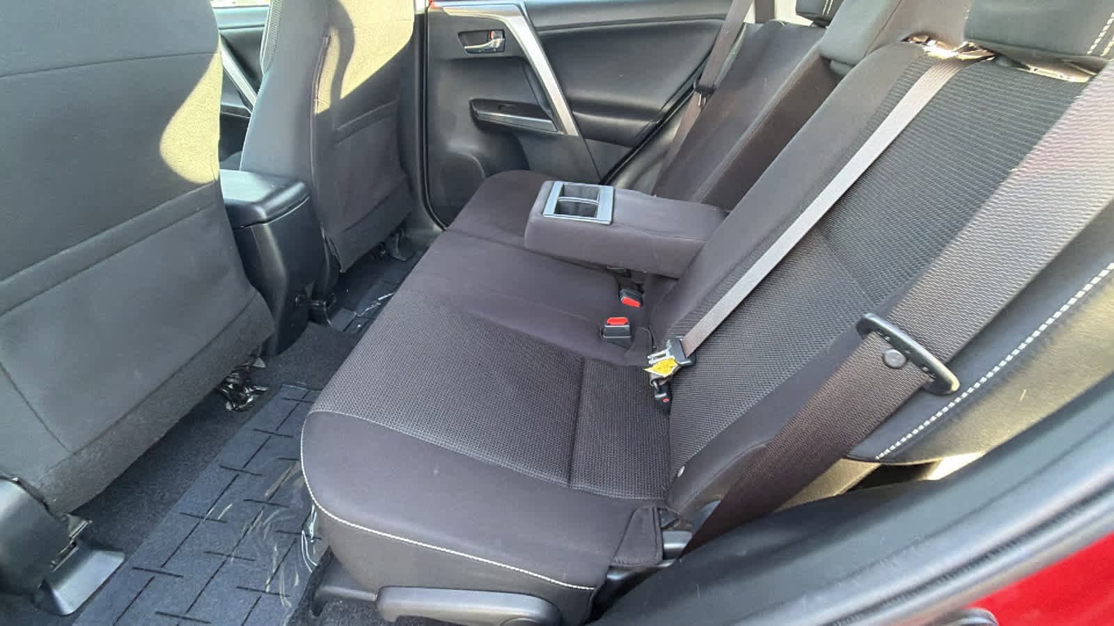 Thumbnail: 2017 Toyota RAV4 - 24