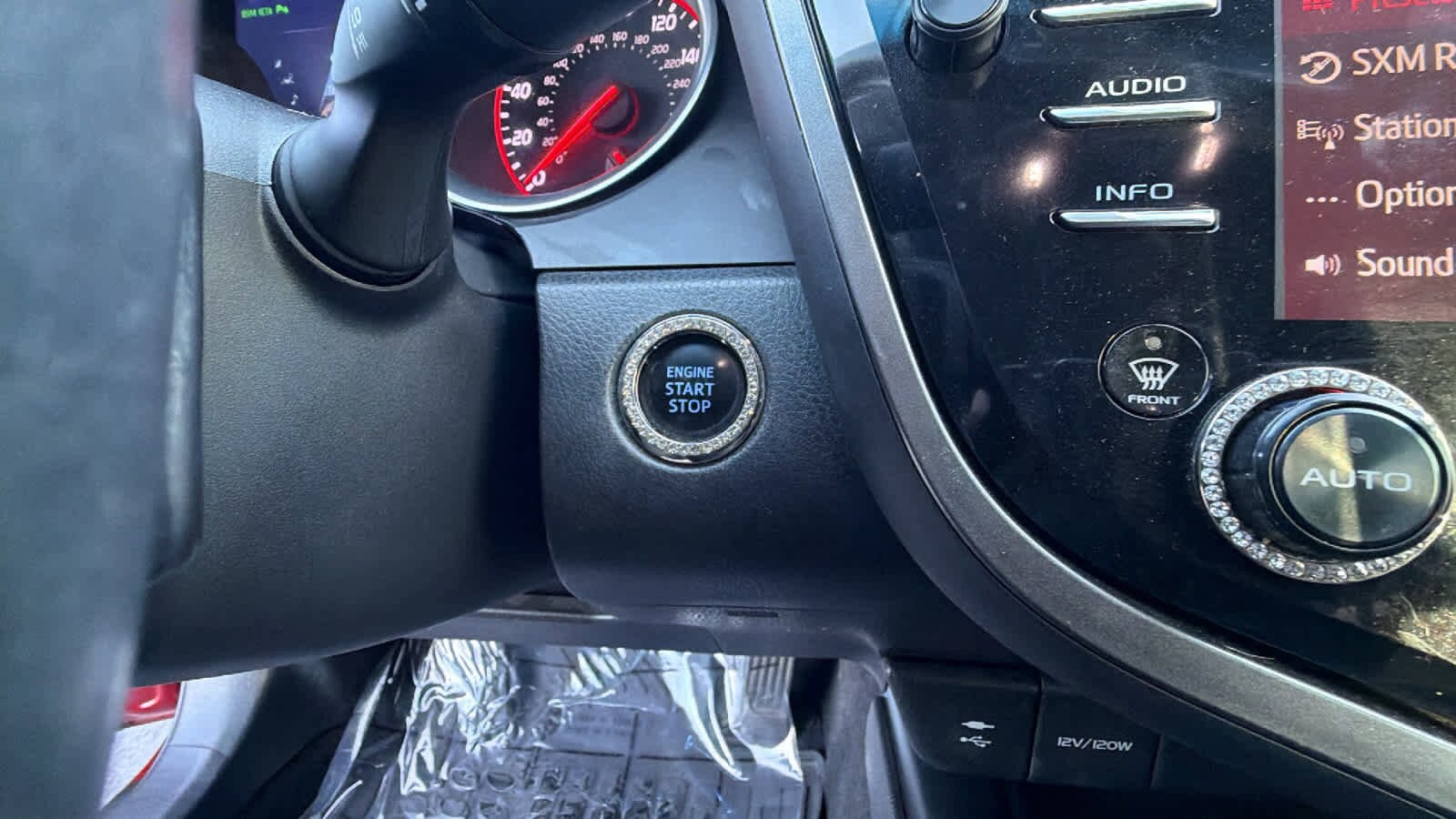 Thumbnail: 2018 Toyota Camry - 17