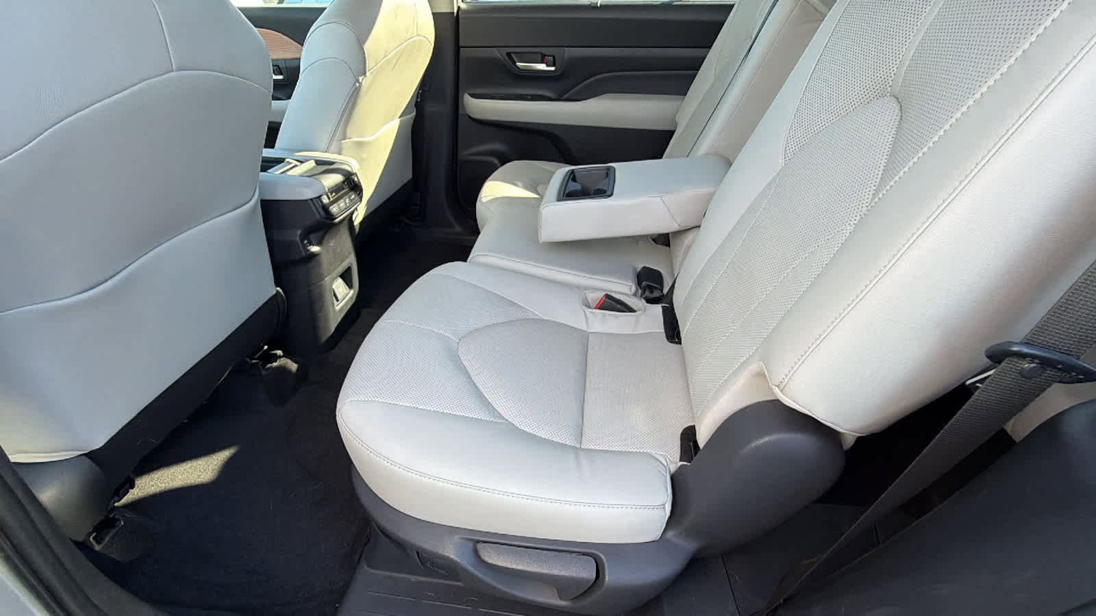 Thumbnail: 2024 Toyota Grand Highlander - 24