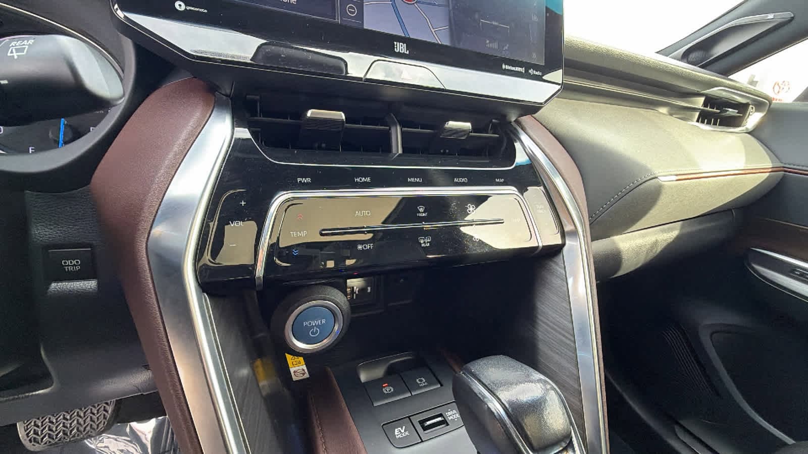 Thumbnail: 2021 Toyota Venza - 14