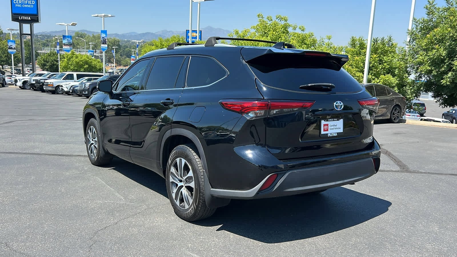 Thumbnail: 2022 Toyota Highlander - 7