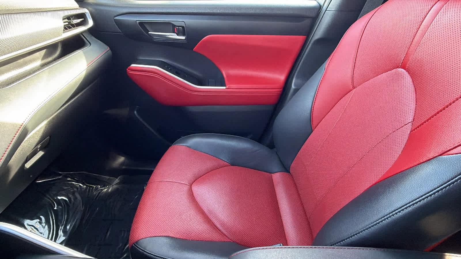 Thumbnail: 2022 Toyota Highlander - 12