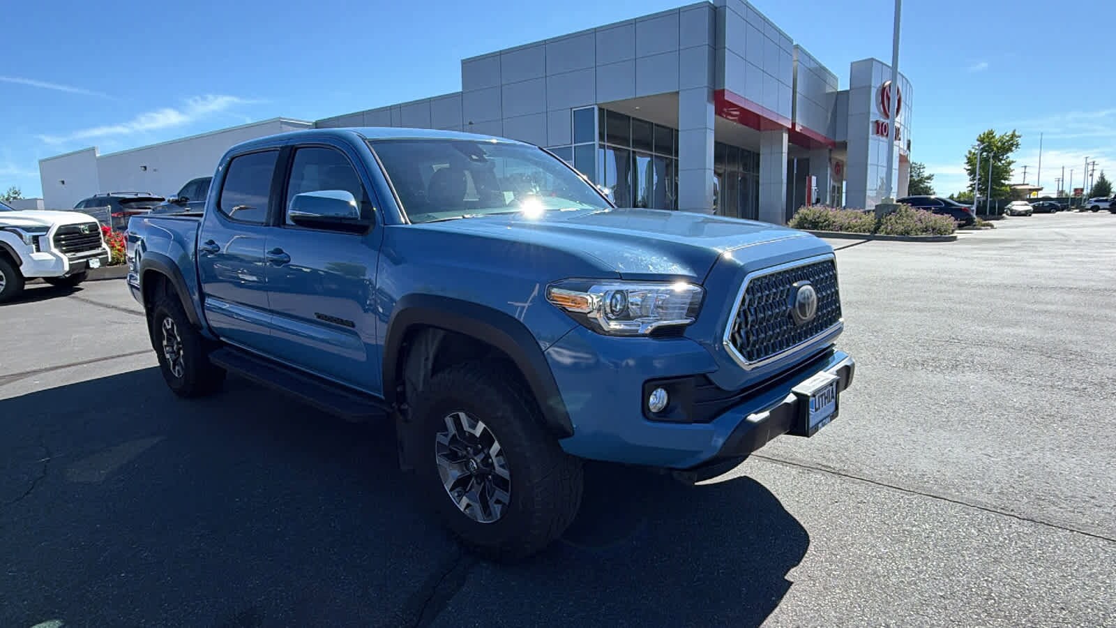 Thumbnail: 2019 Toyota Tacoma - 3