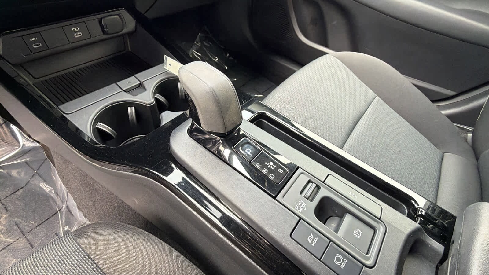 Thumbnail: 2024 Toyota Prius - 13