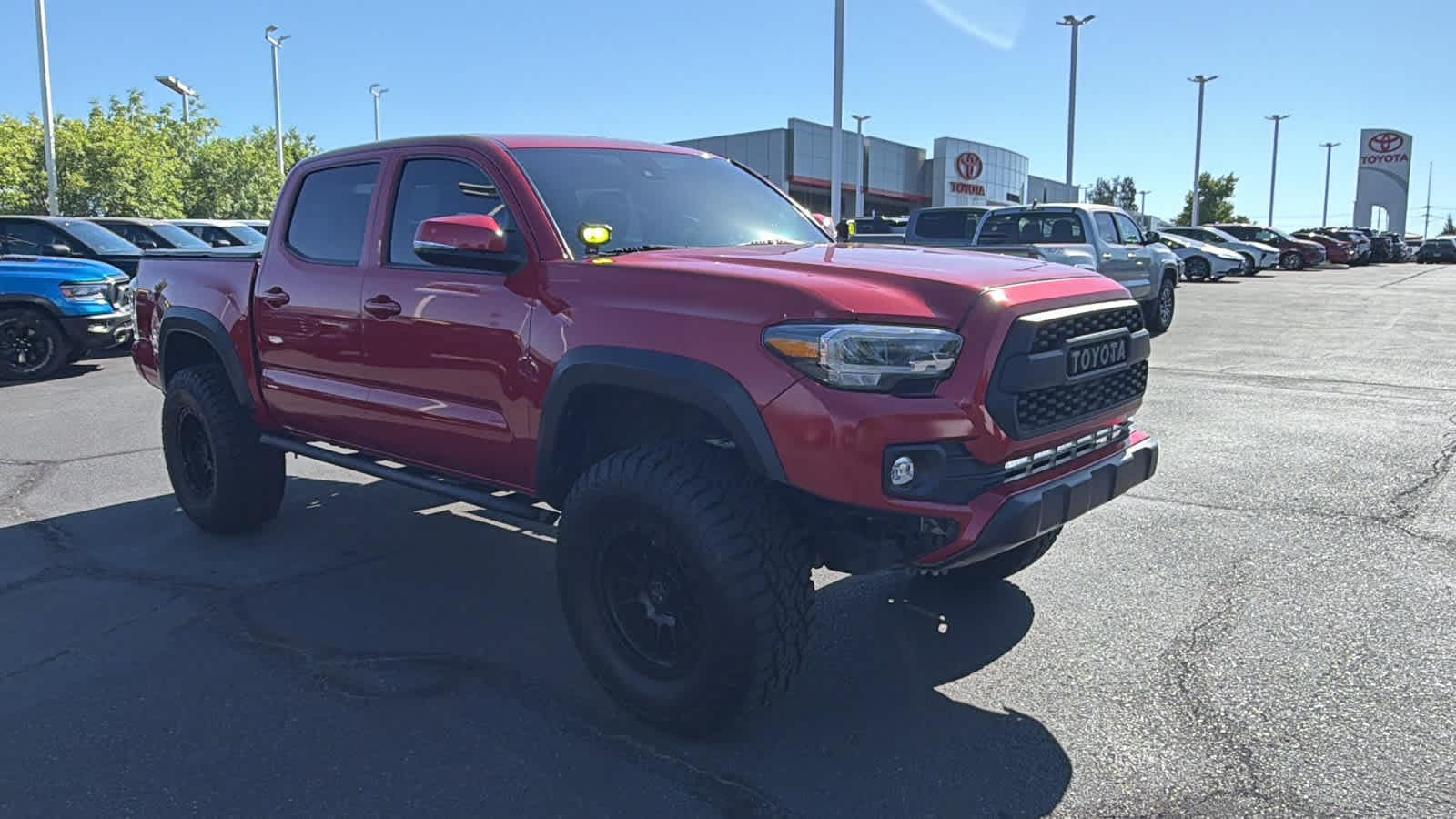 Thumbnail: 2023 Toyota Tacoma - 3
