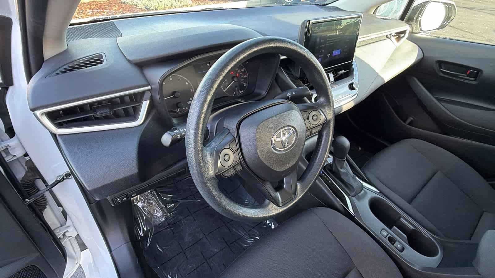 Thumbnail: 2023 Toyota Corolla - 10