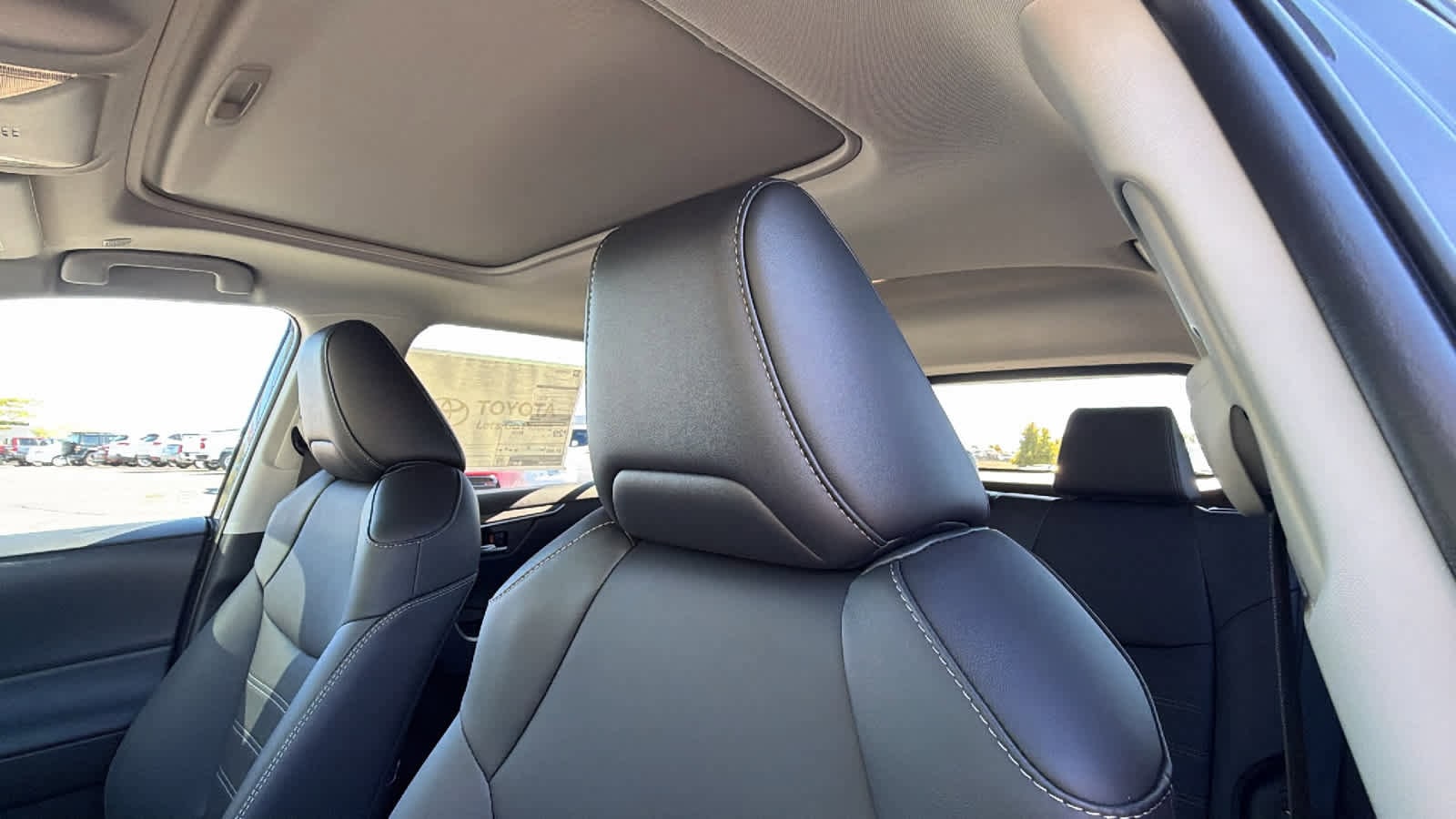 Thumbnail: 2025 Toyota RAV4 - 11