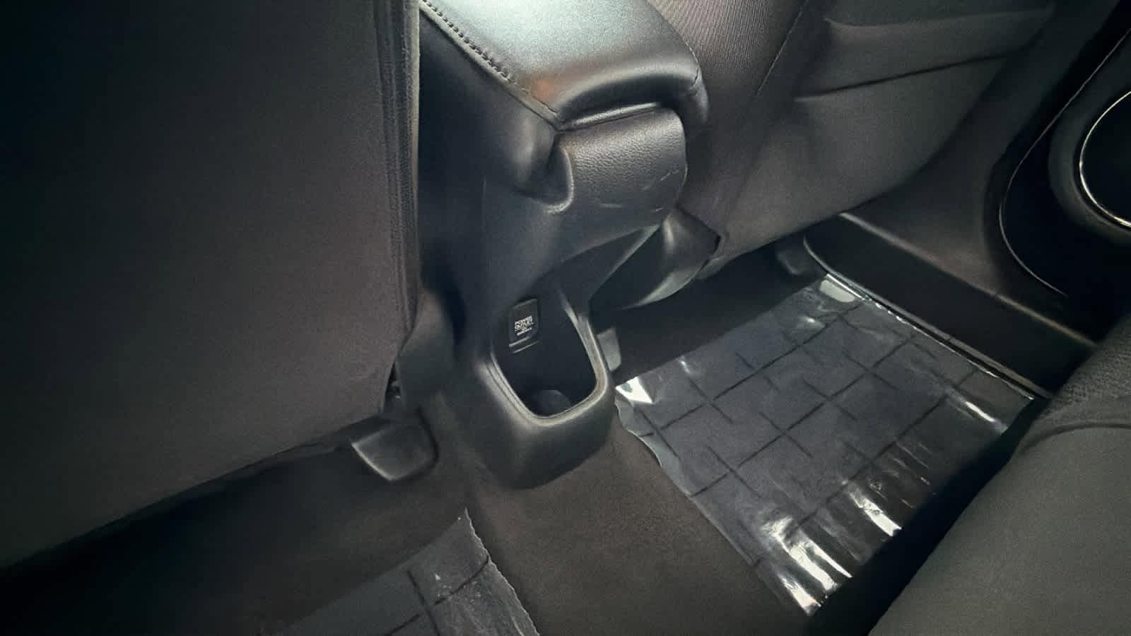 Thumbnail: 2016 Honda HR-V - 25